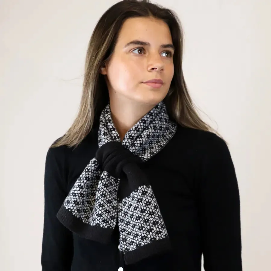 POM One Size Black & White Scandi Flower Retro Check Scarf